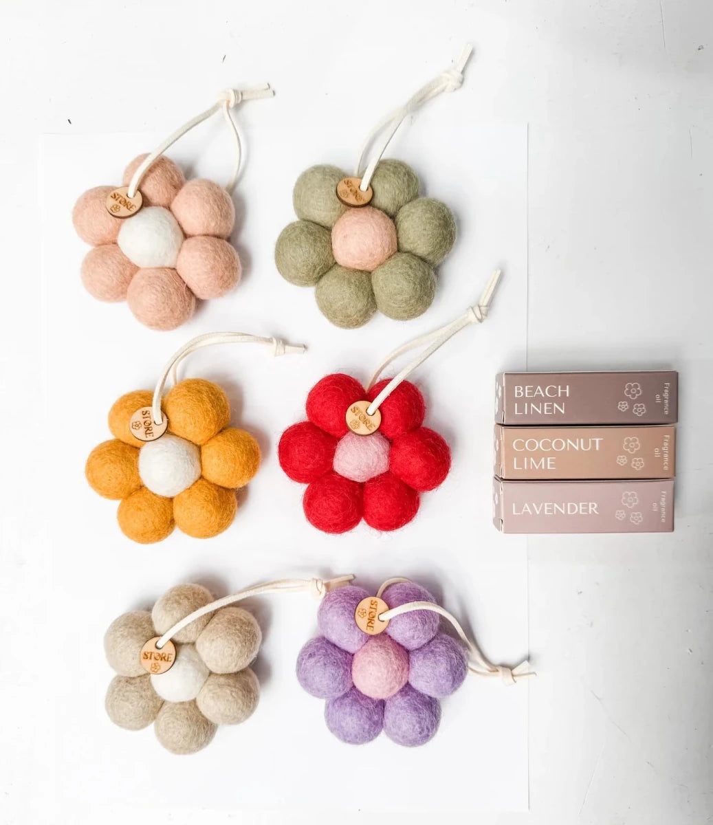 Store 17 | Christchurch | Daisy Hanging Air Freshener - milk + honey