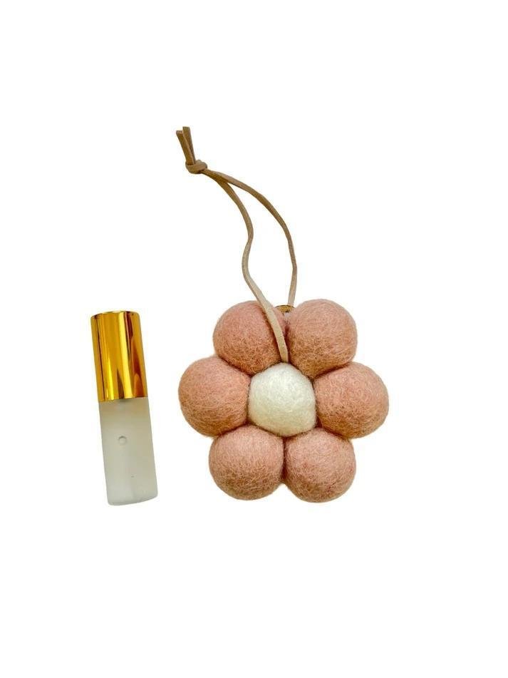 Store 17 | Christchurch | Daisy Hanging Air Freshener - milk + honey