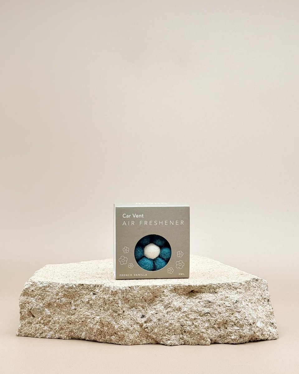 Store 17 | Daisy Car Clip On Diffuser - milk + honey