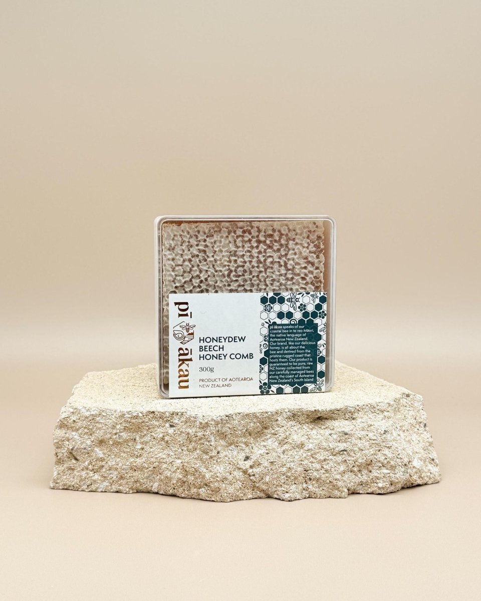 Pī Ākau Honey | Blenheim | Honeycomb - milk + honey
